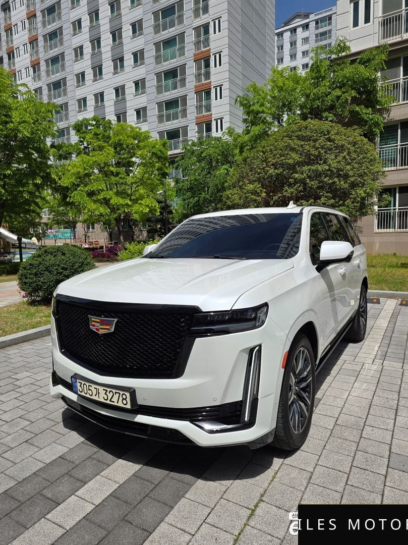 Cadillac Escalade 2023 — миниатюра 5