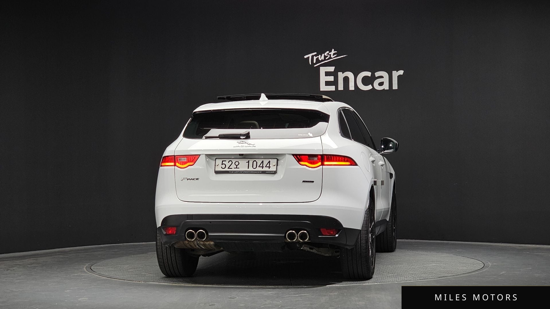 Jaguar F-PACE 2018 — миниатюра 3