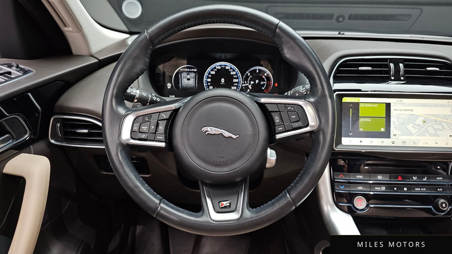 Jaguar F-PACE 2018 — миниатюра 19