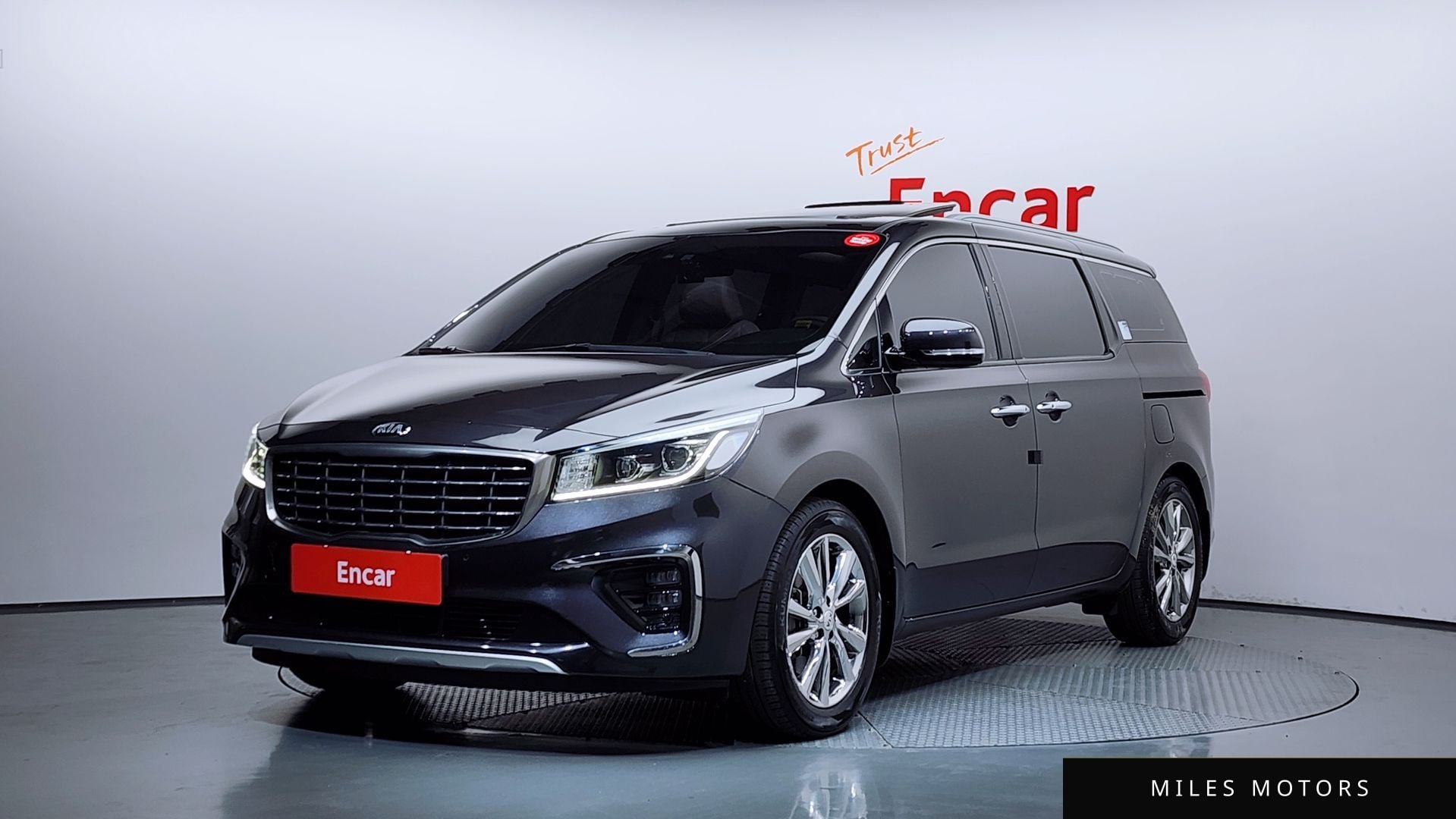 Kia Canival 2020 — фото 1 из 12