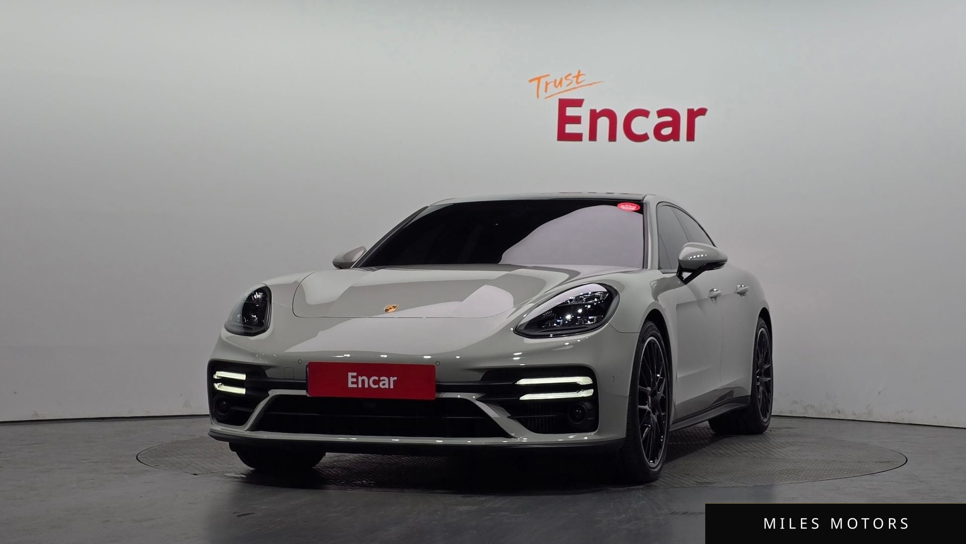 Porsche Panamera 2023 — миниатюра 3