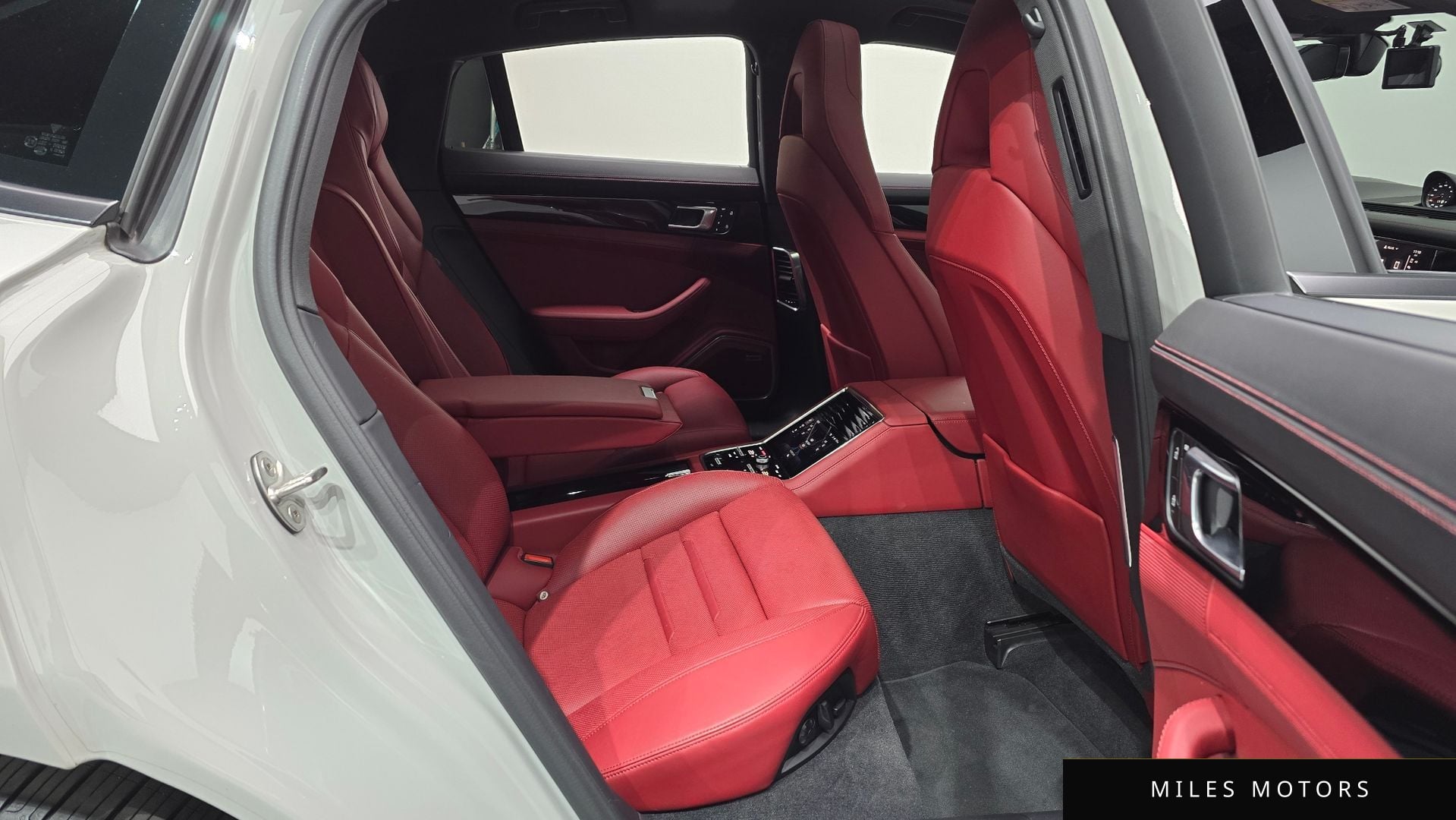 Porsche Panamera 2023 — миниатюра 12