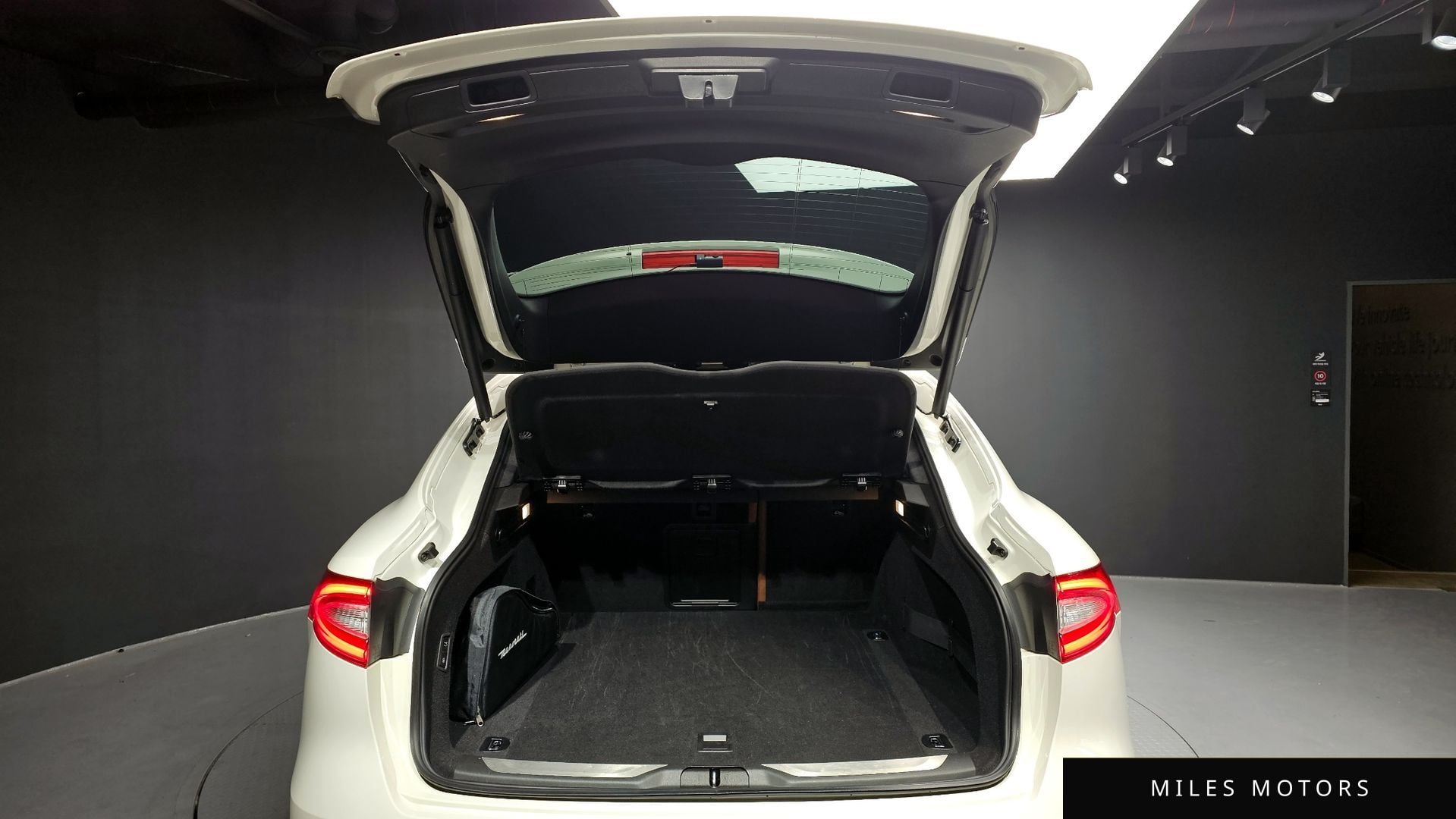 Maserati 르반떼 2020 — миниатюра 20
