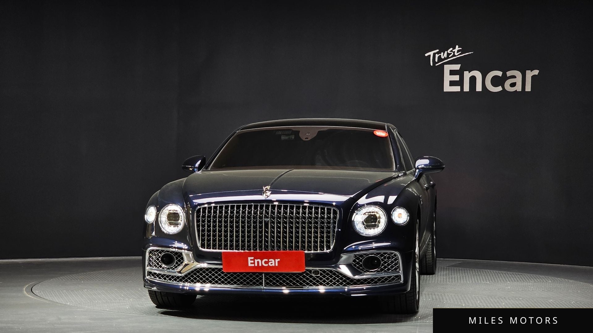 Bentley Flying Spur 2021 — миниатюра 3