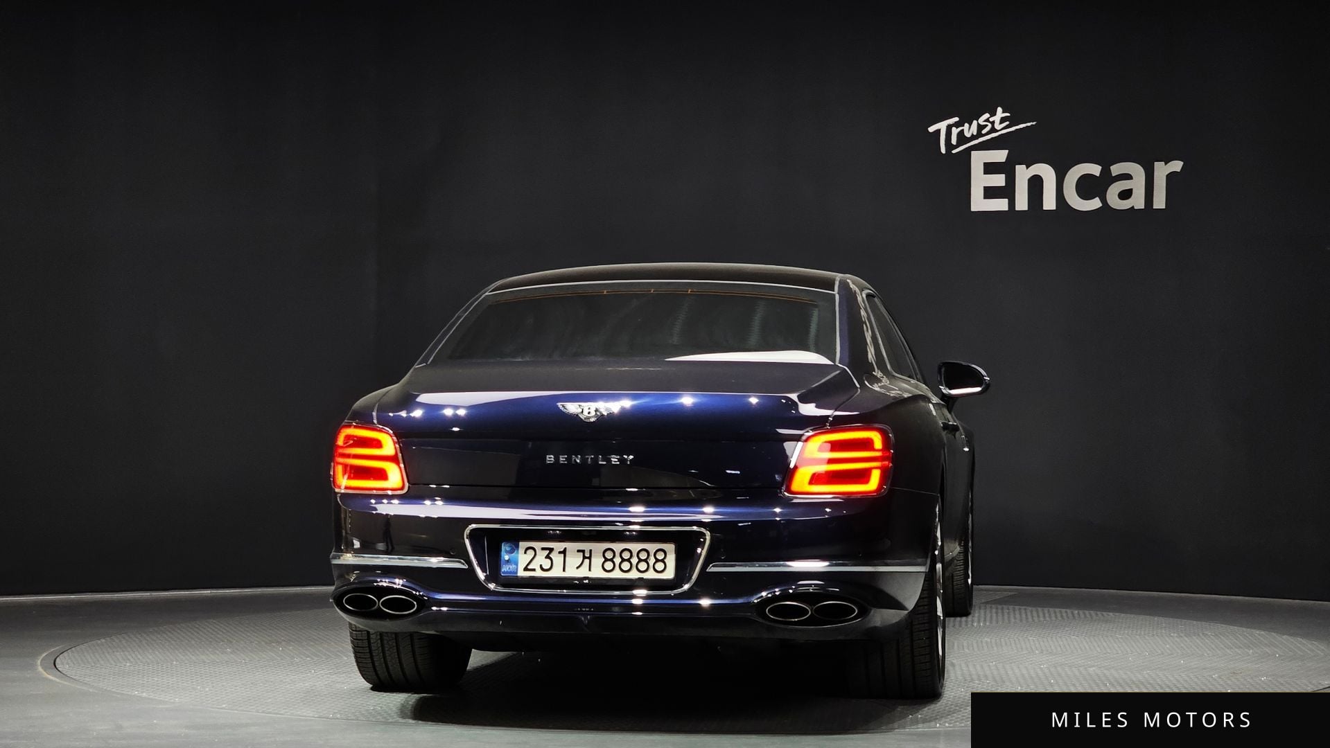 Bentley Flying Spur 2021 — миниатюра 4