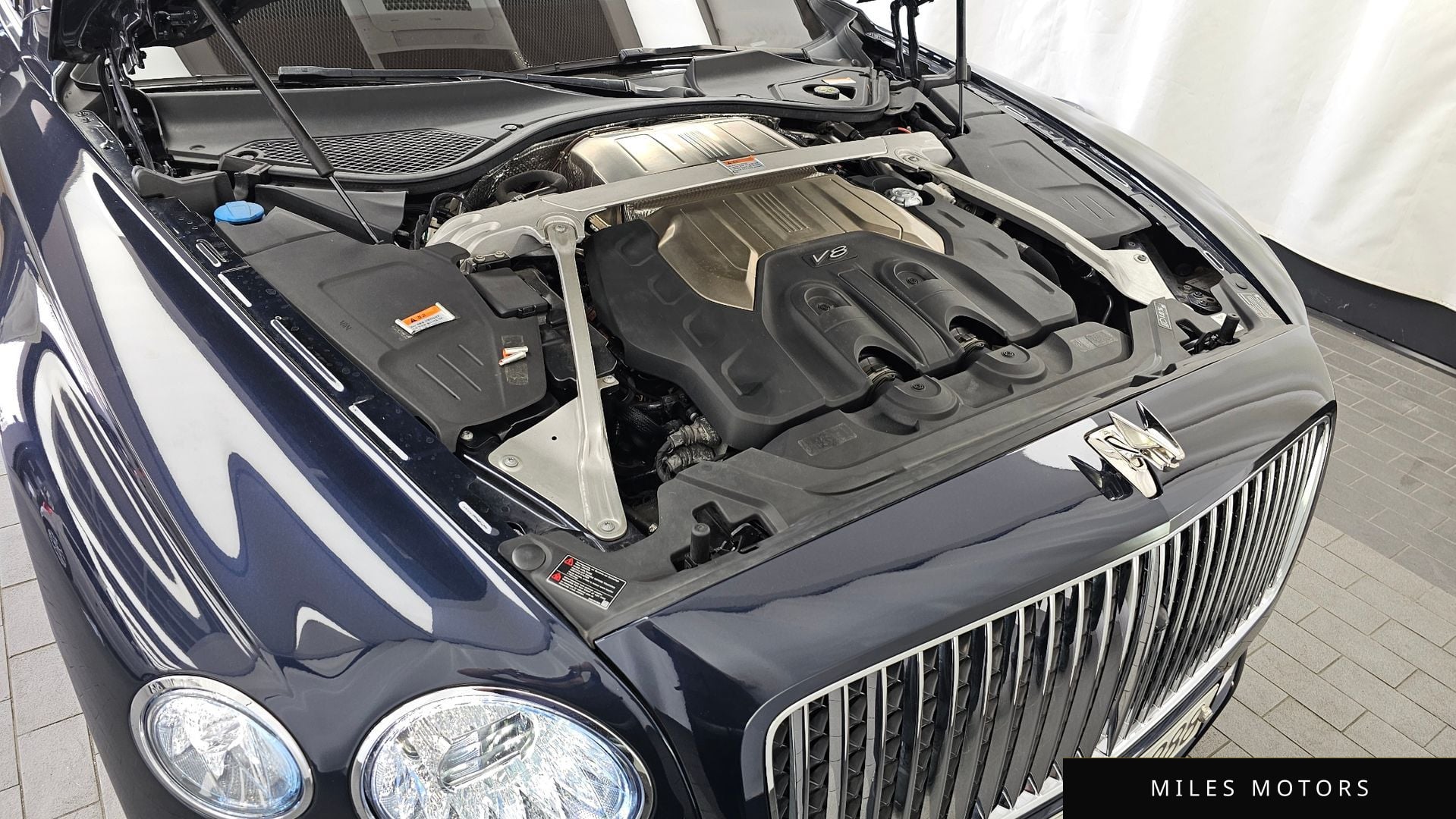 Bentley Flying Spur 2021 — миниатюра 6