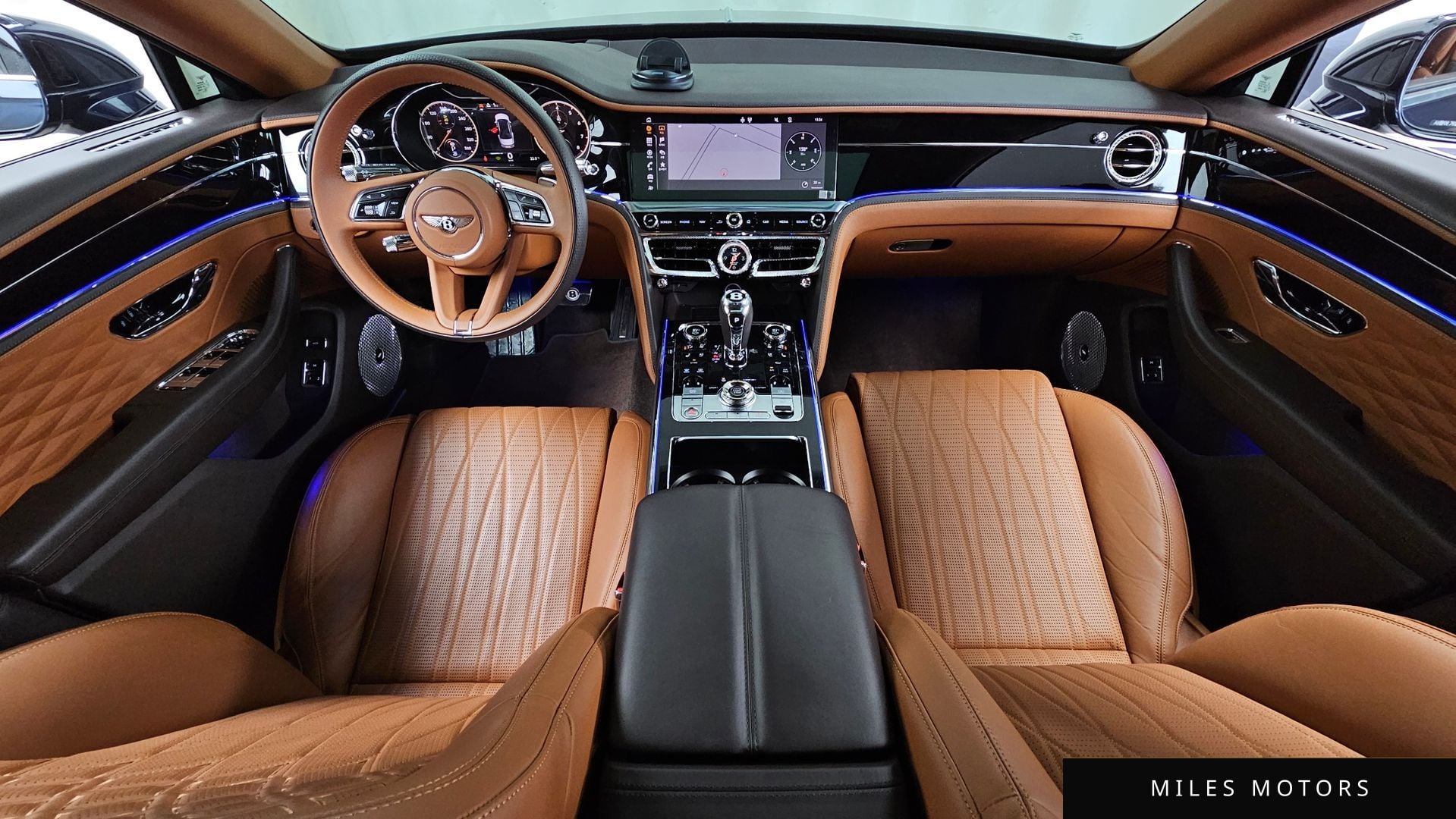 Bentley Flying Spur 2021 — миниатюра 10