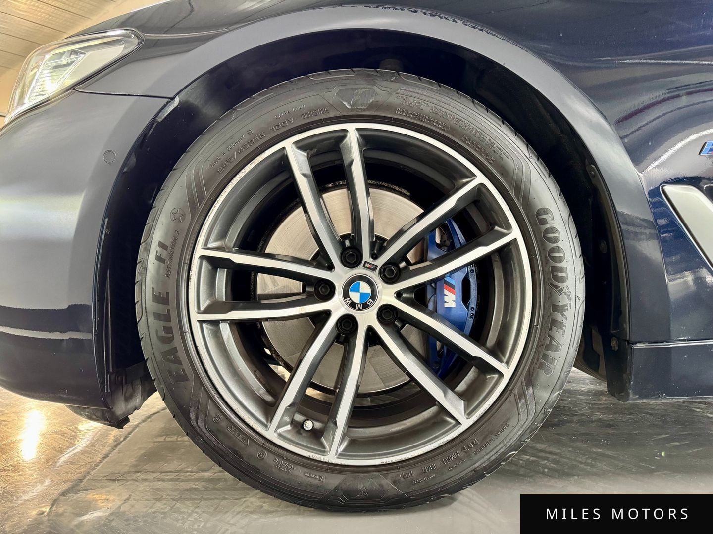 BMW 5 Series (G30) 2021 — миниатюра 5