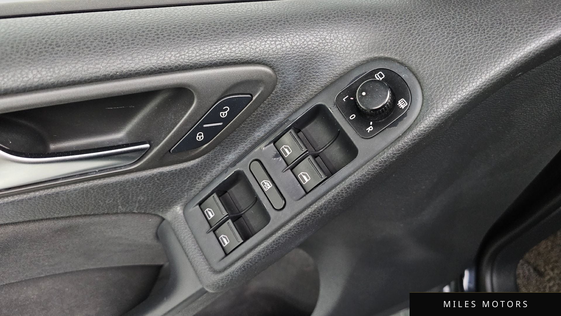 Volkswagen 골프 2010 — миниатюра 15