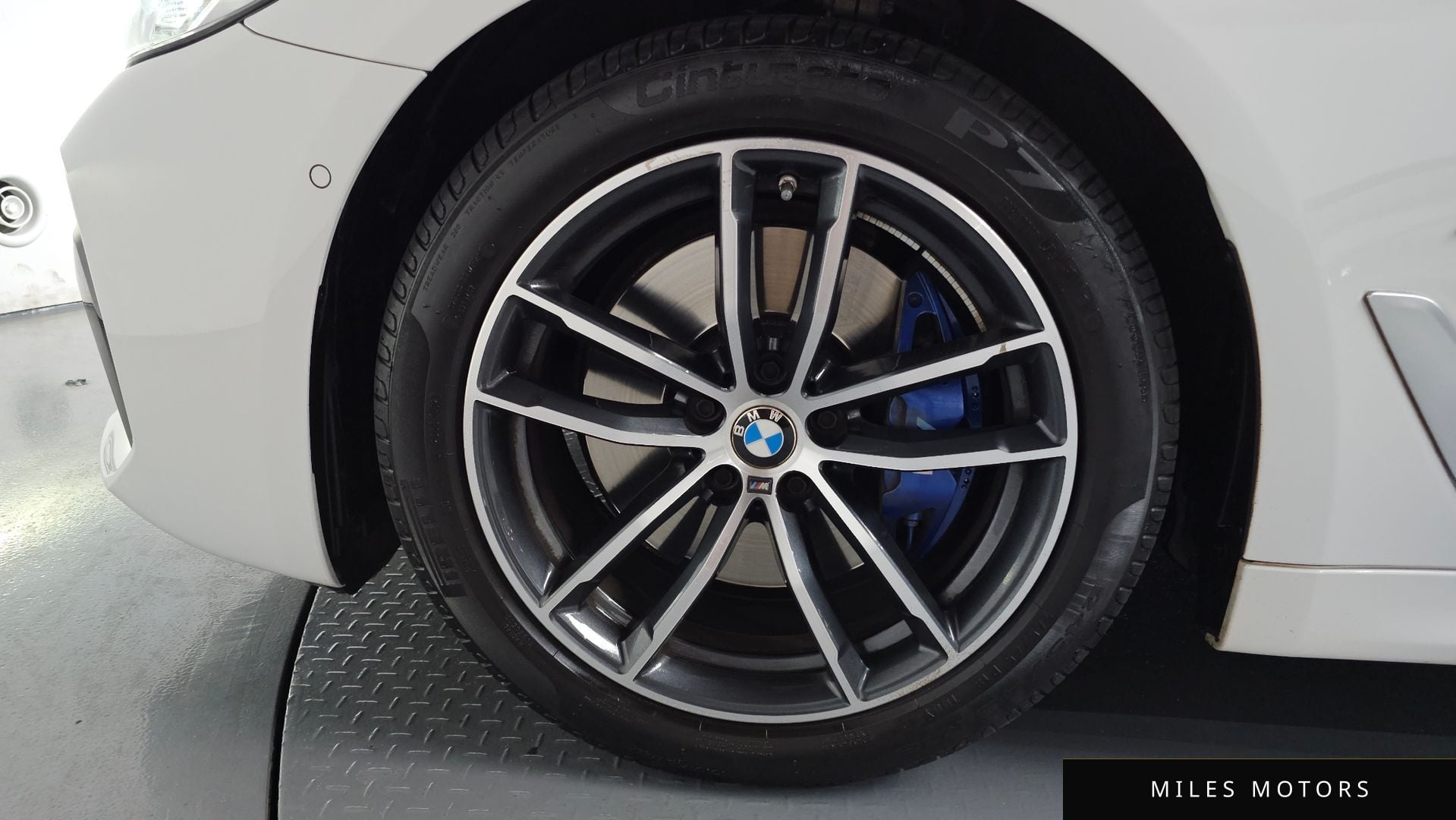 BMW 5 Series (G30) 2022 — миниатюра 4