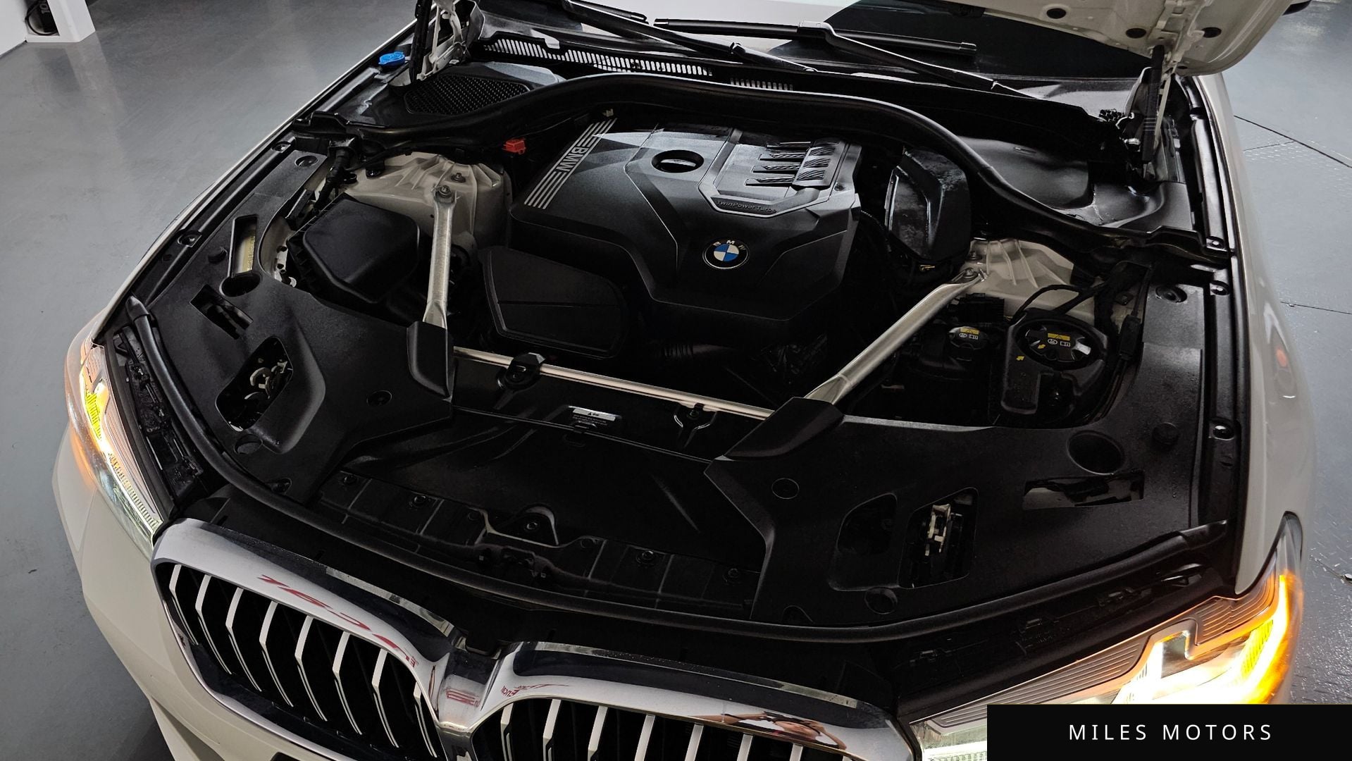 BMW 5 Series (G30) 2022 — миниатюра 5