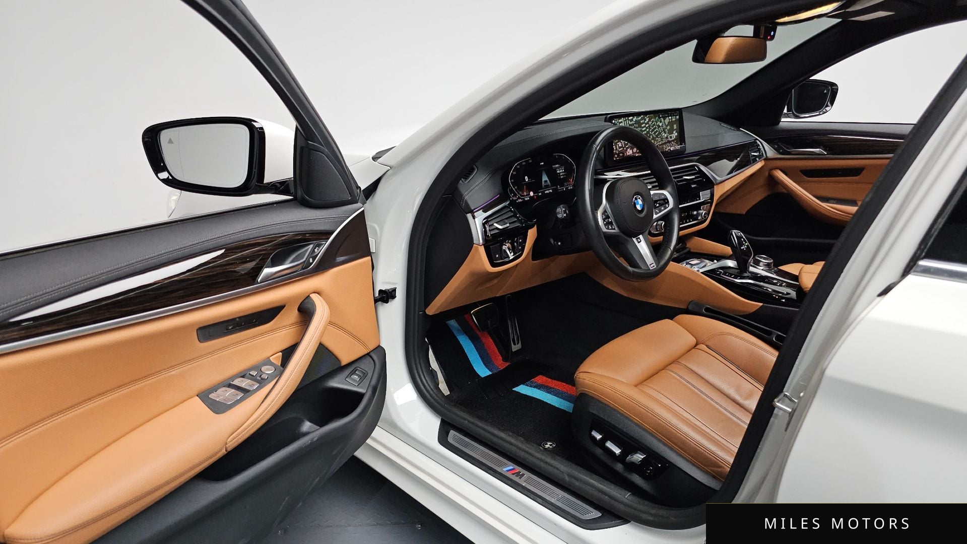 BMW 5 Series (G30) 2022 — миниатюра 12