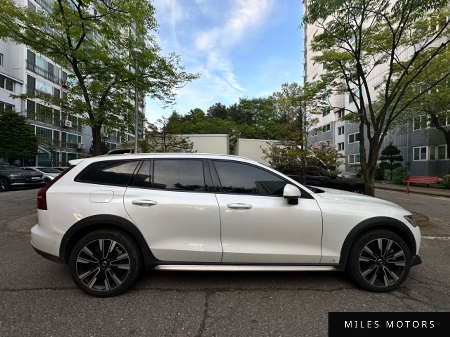 Volvo V60 2023 — миниатюра 3