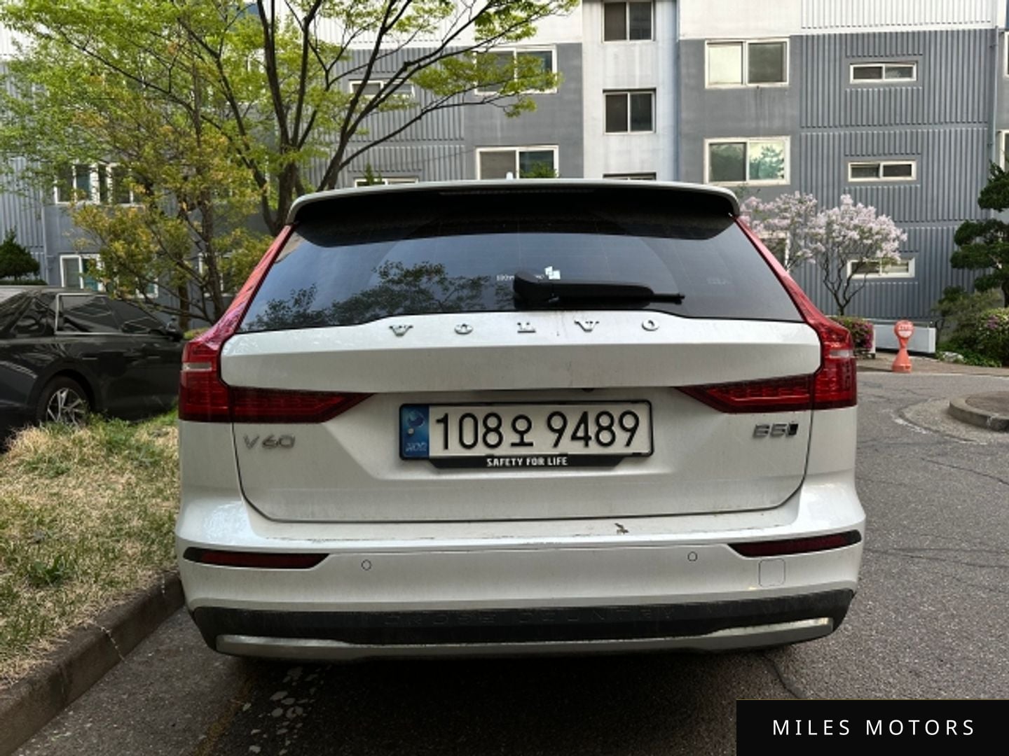 Volvo V60 2023 — миниатюра 4