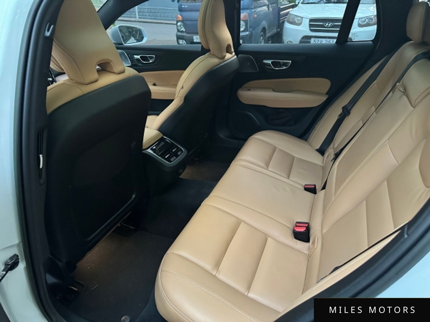 Volvo V60 2023 — миниатюра 7