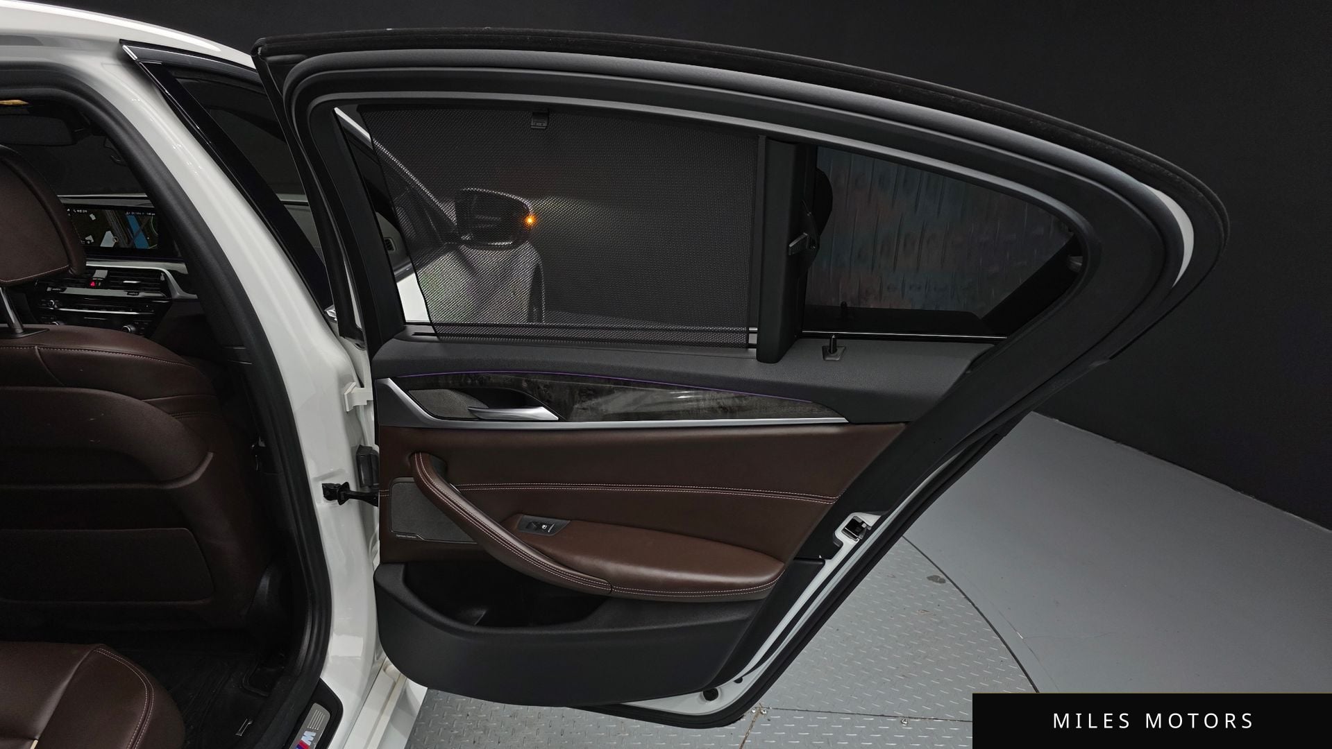 BMW 5시리즈 (G30) 2018 — миниатюра 15