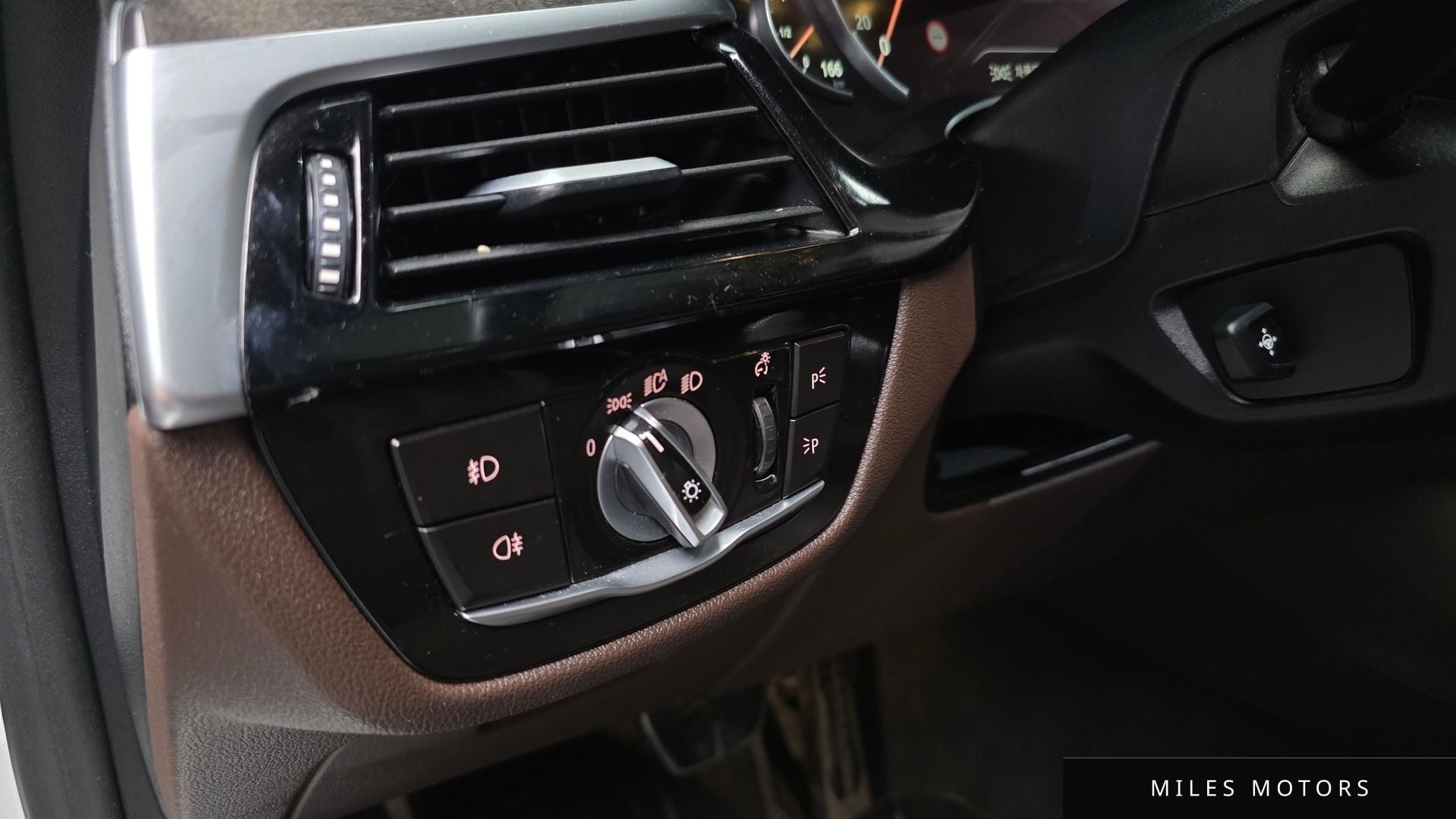 BMW 5시리즈 (G30) 2018 — миниатюра 29