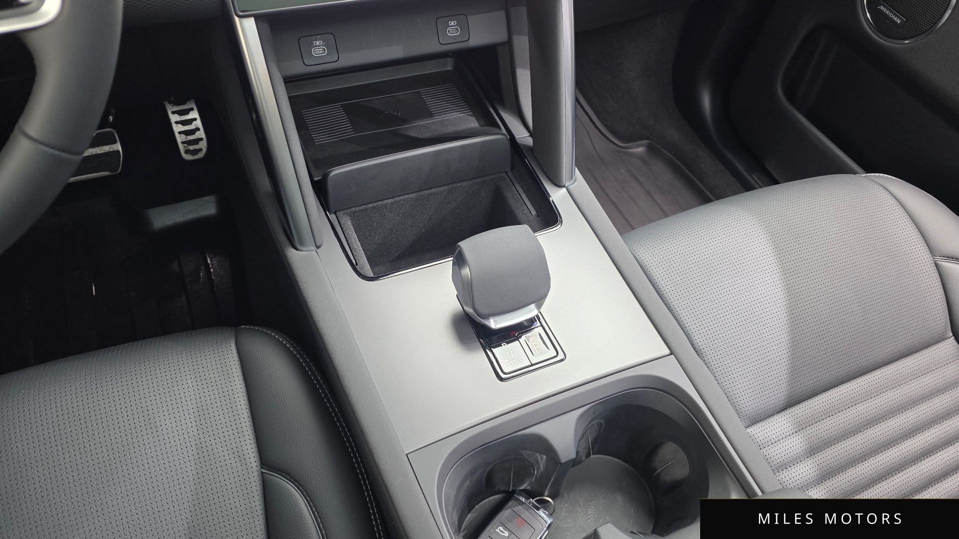 Land Rover Discovery Sport 2025 — миниатюра 18