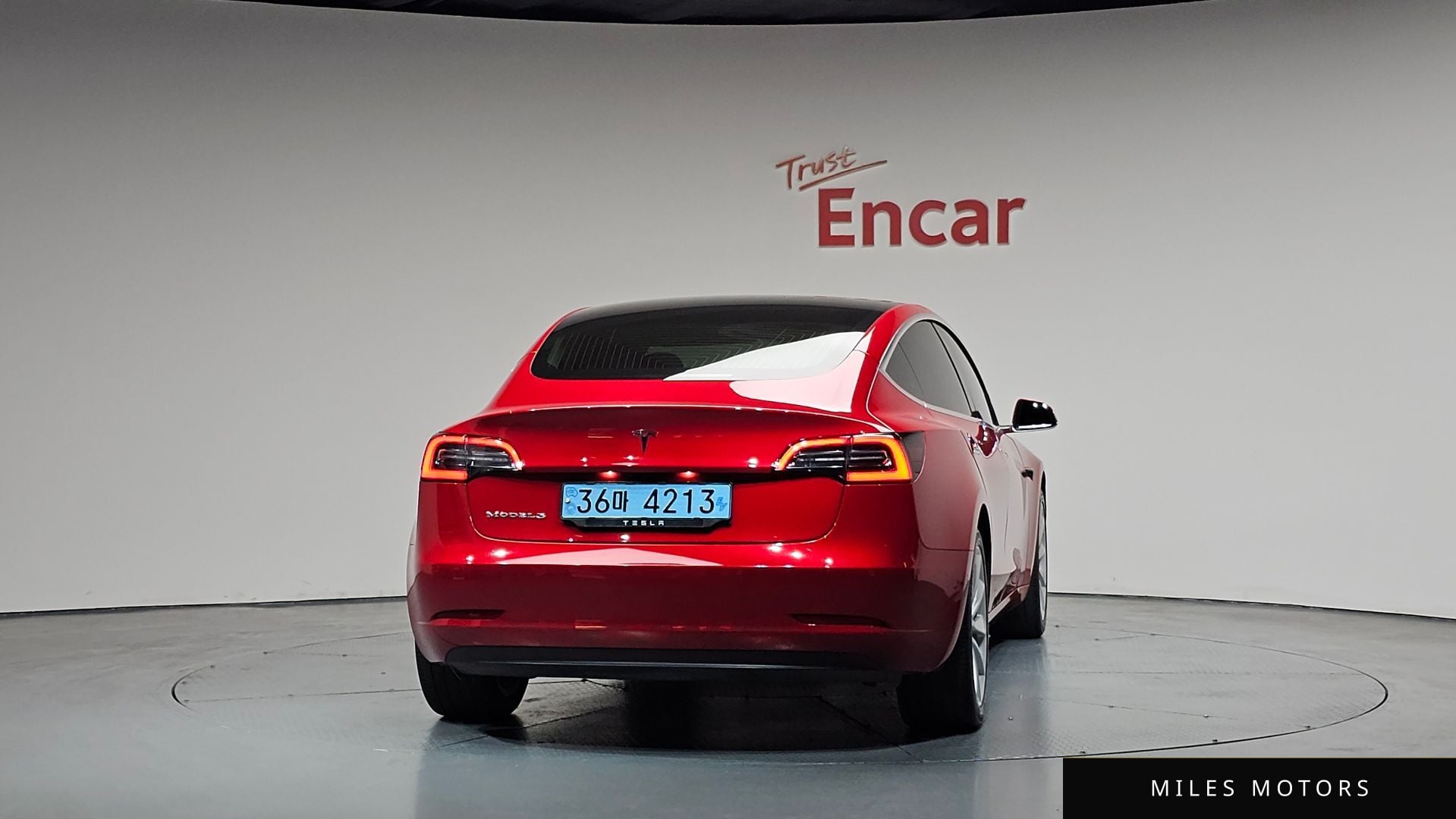 Tesla Model 3 2020 — миниатюра 4