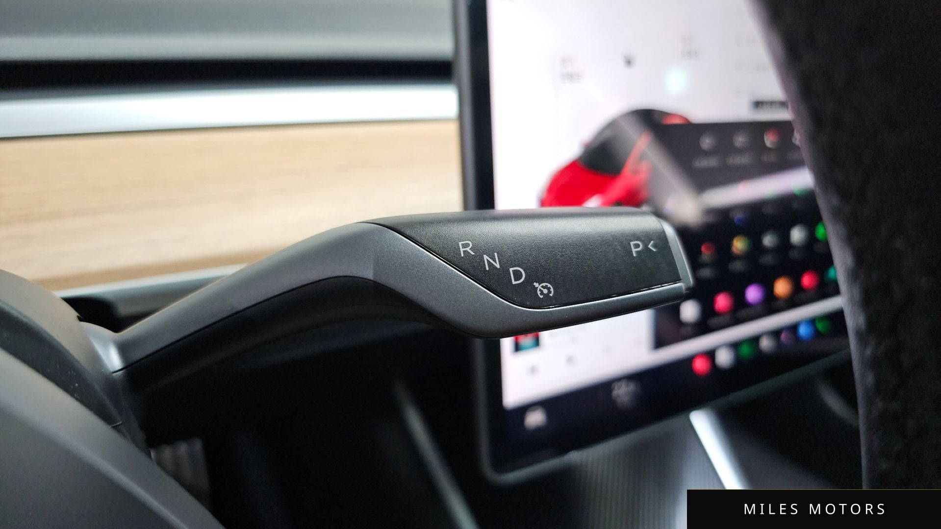 Tesla Model 3 2020 — миниатюра 12