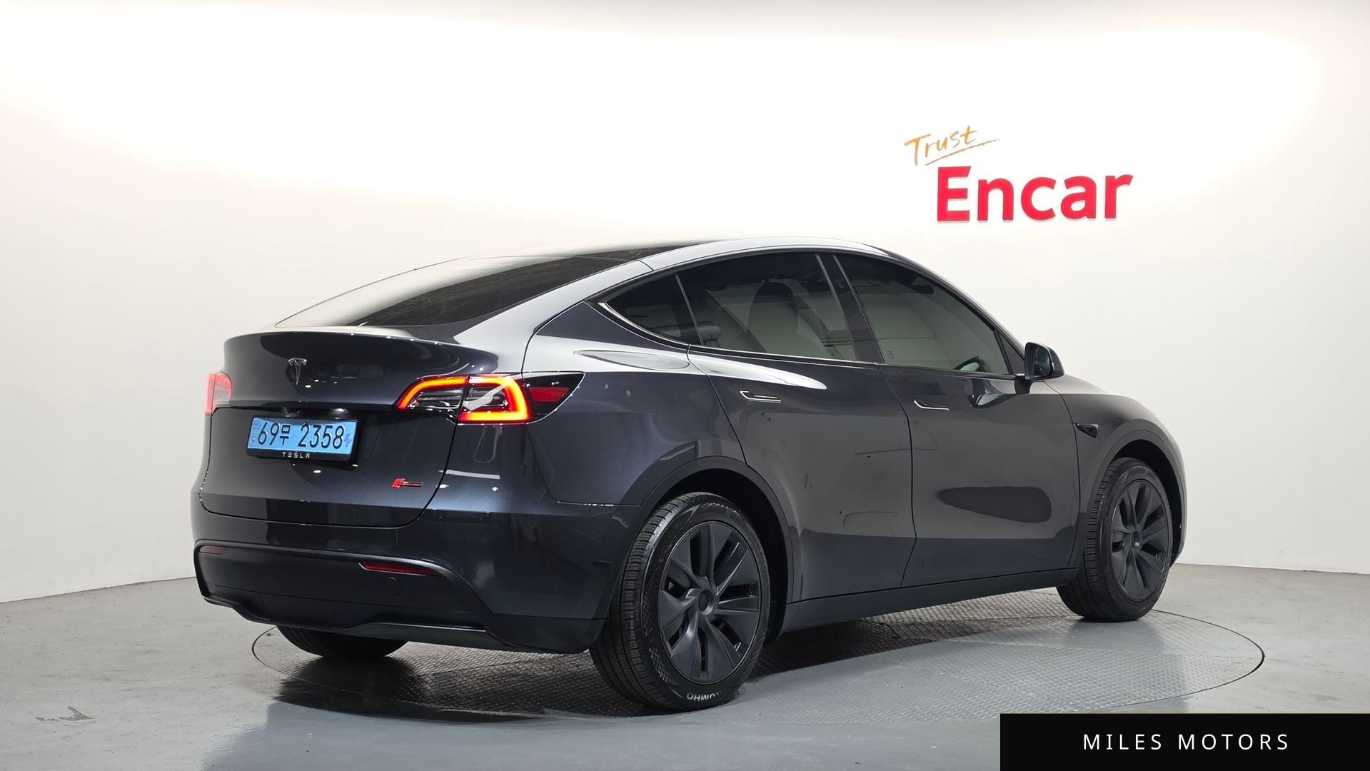 Tesla 모델 Y 2025 — миниатюра 2