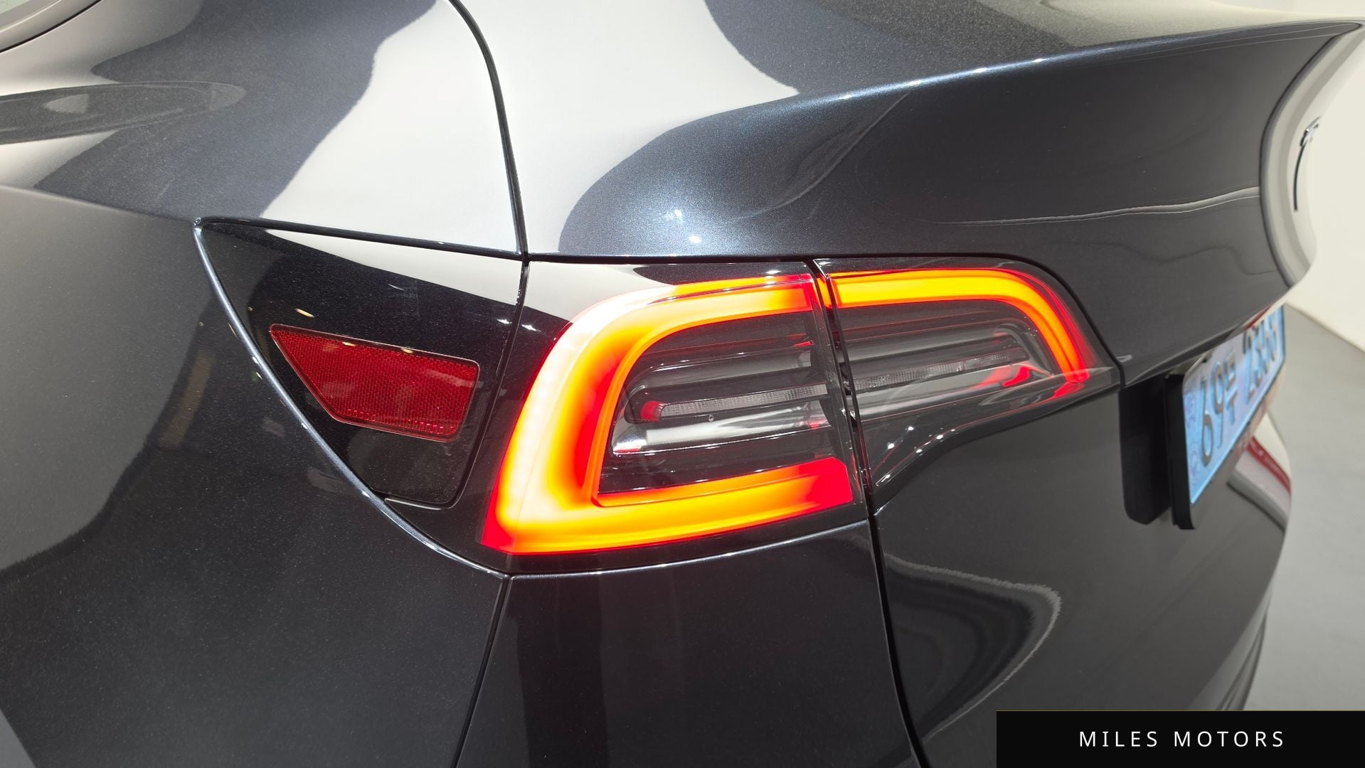 Tesla 모델 Y 2025 — миниатюра 9