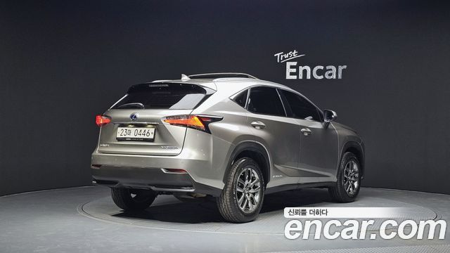 Лексус NX300h 2016 — миниатюра 2