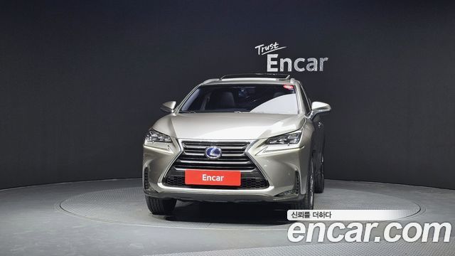 Лексус NX300h 2016 — миниатюра 3