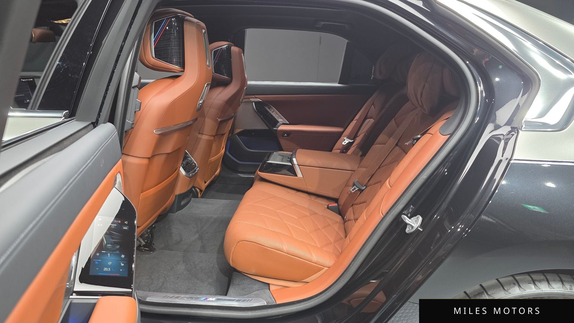 BMW 7 Series (G70) 2025 — миниатюра 11