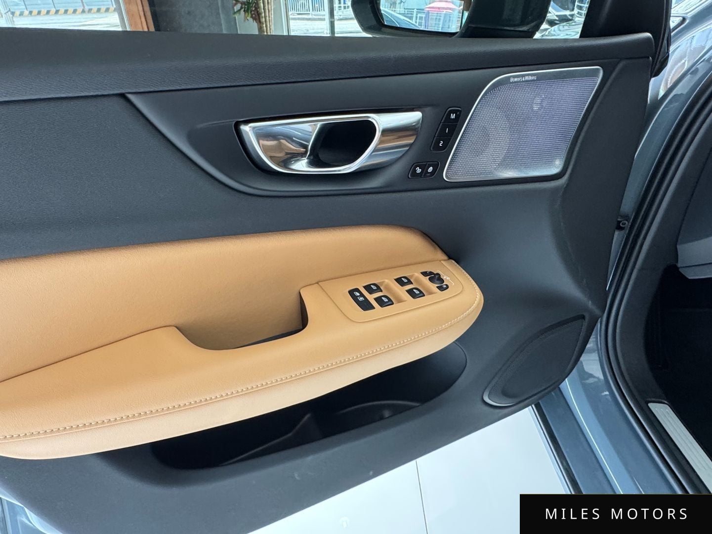Volvo S60 2023 — миниатюра 13
