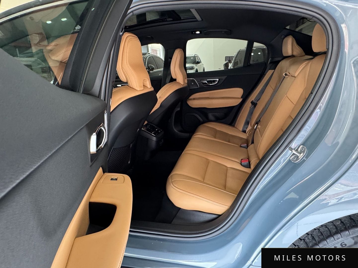 Volvo S60 2023 — миниатюра 16