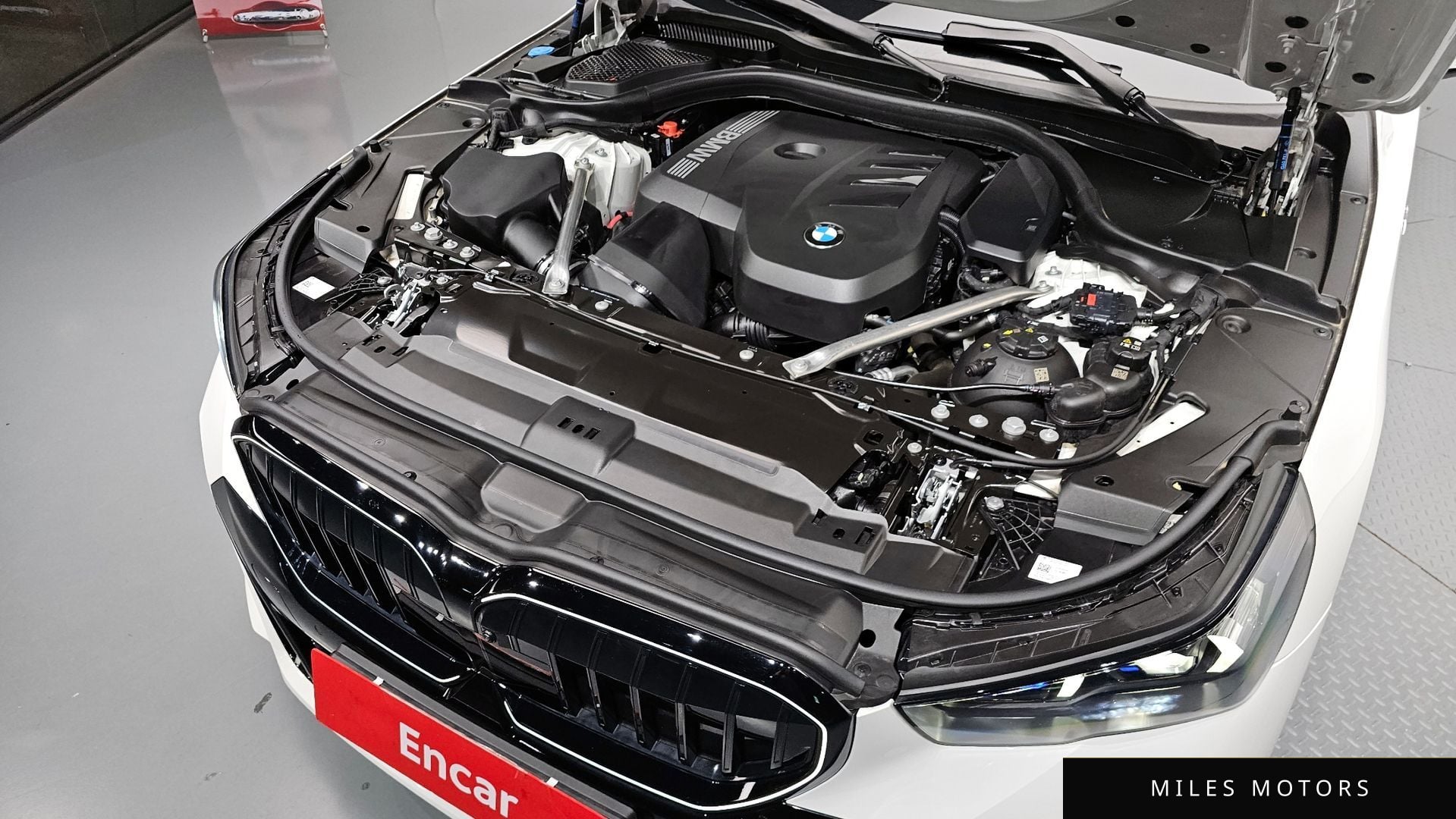 BMW 5 Series (G60) 2025 — миниатюра 6