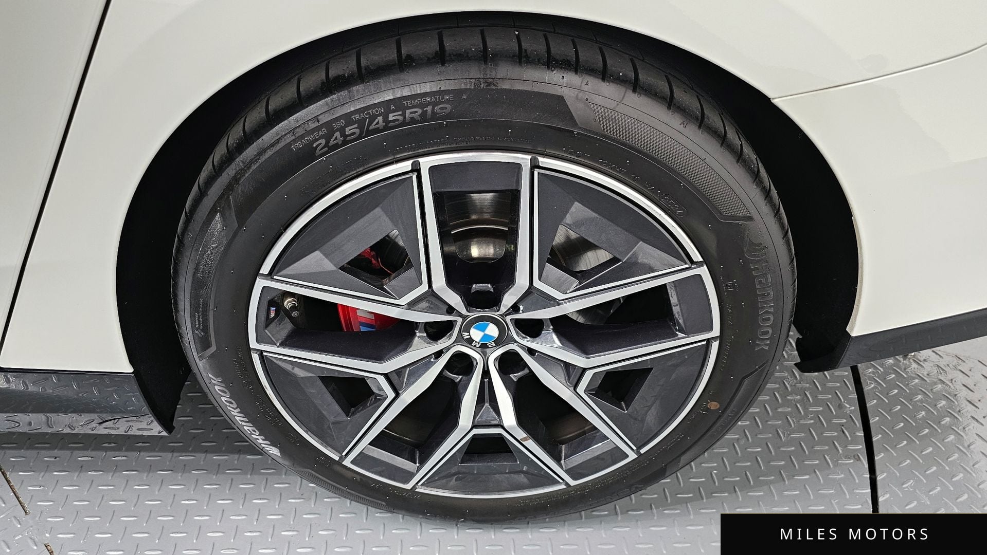 BMW 5 Series (G60) 2025 — миниатюра 7