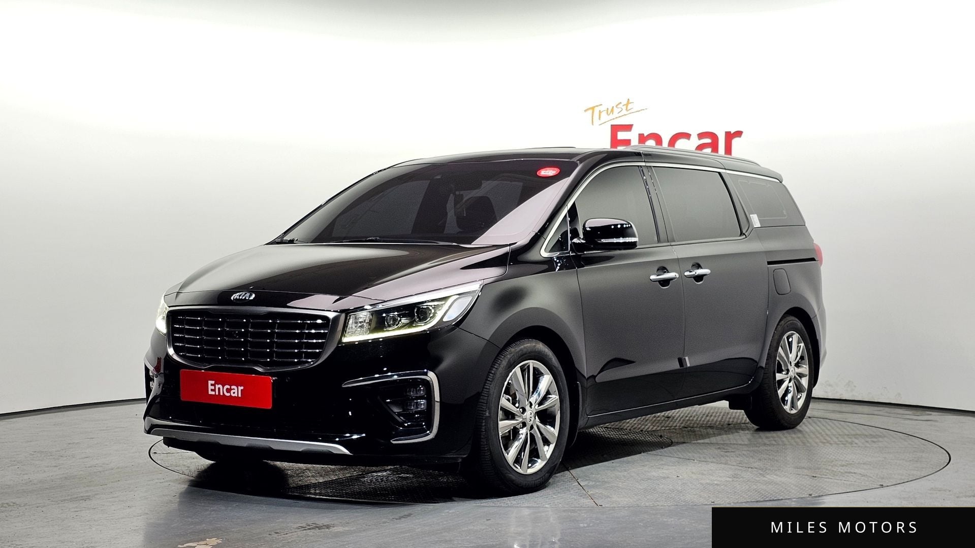 Kia Canival 2019 — фото 1 из 12