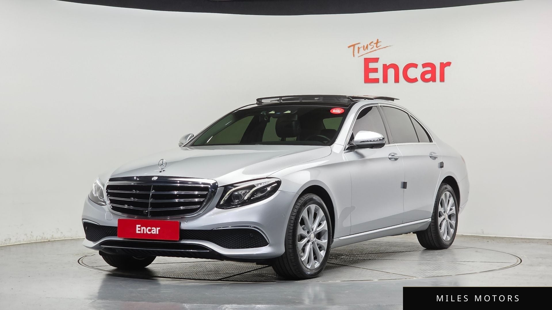 Mercedes-Benz E-Class W213 2017 — фото 1 из 12