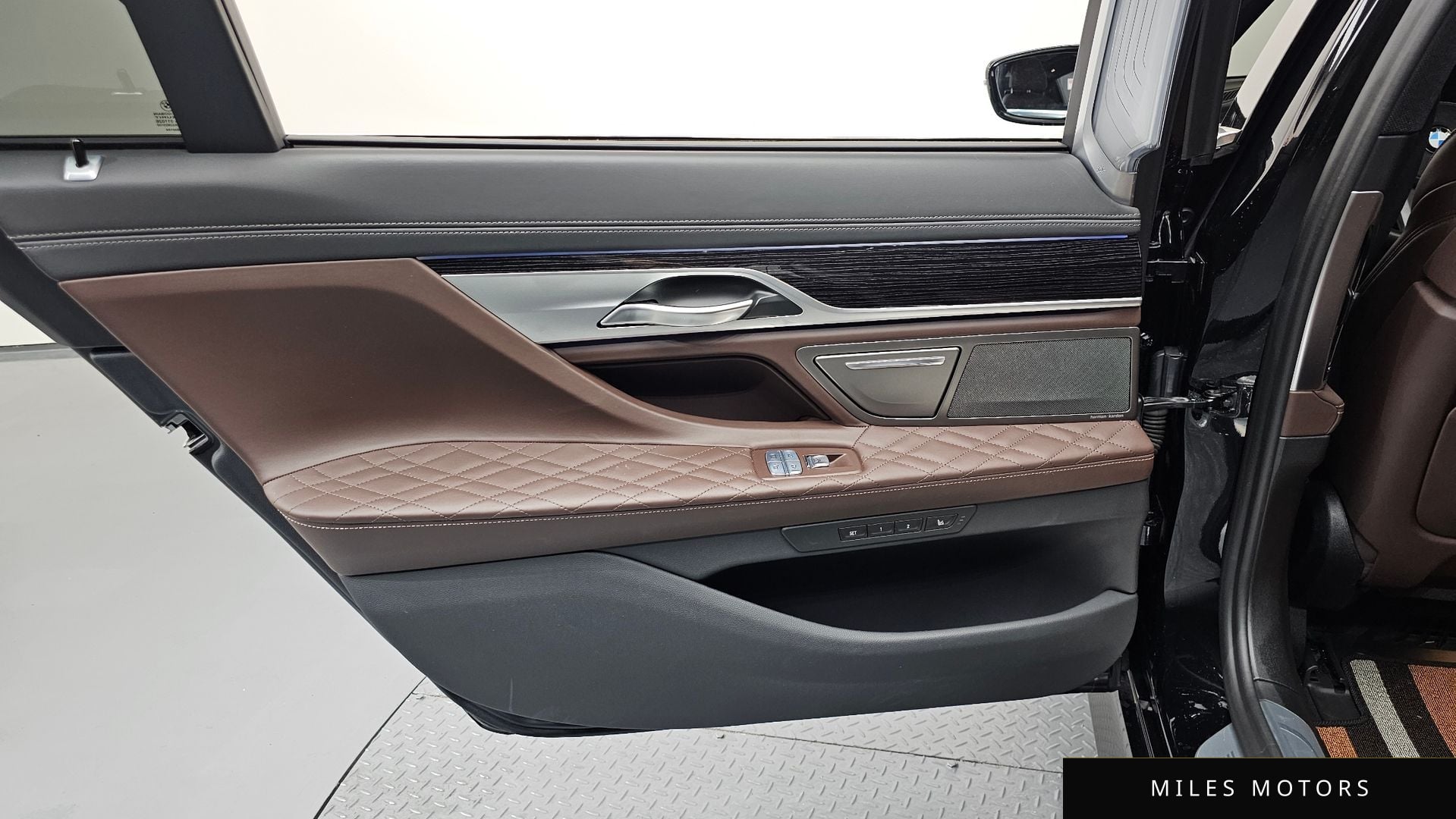 BMW 7 Series (G11) 2020 — миниатюра 15