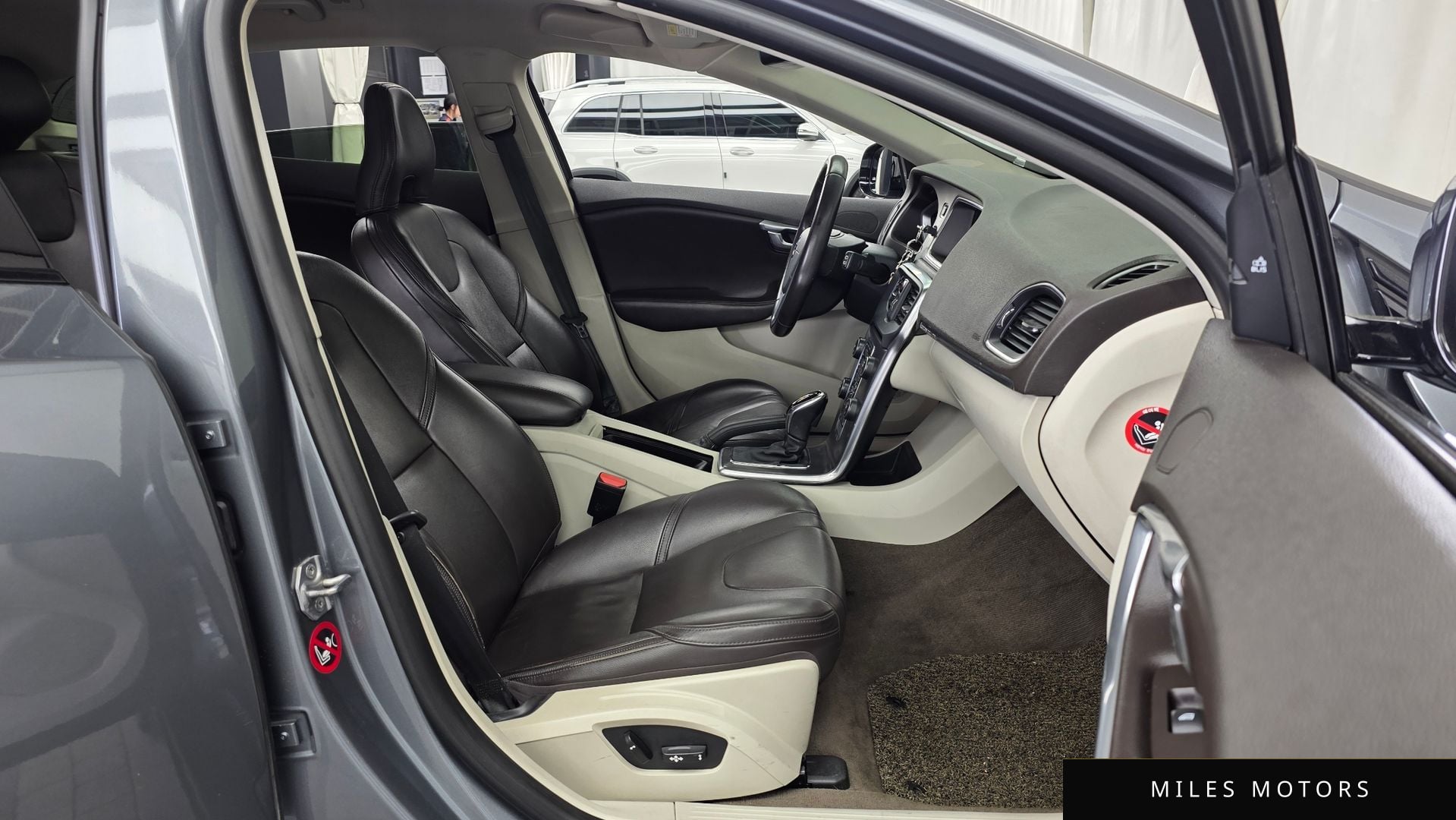 Volvo V40 크로스컨트리 2016 — миниатюра 11