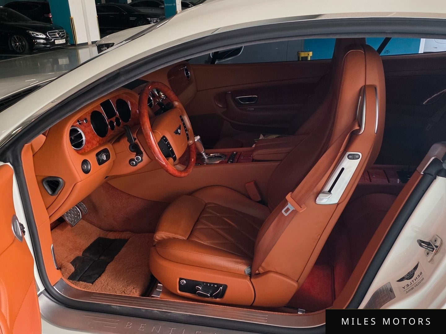 Bentley Continental GT 2010 — миниатюра 6