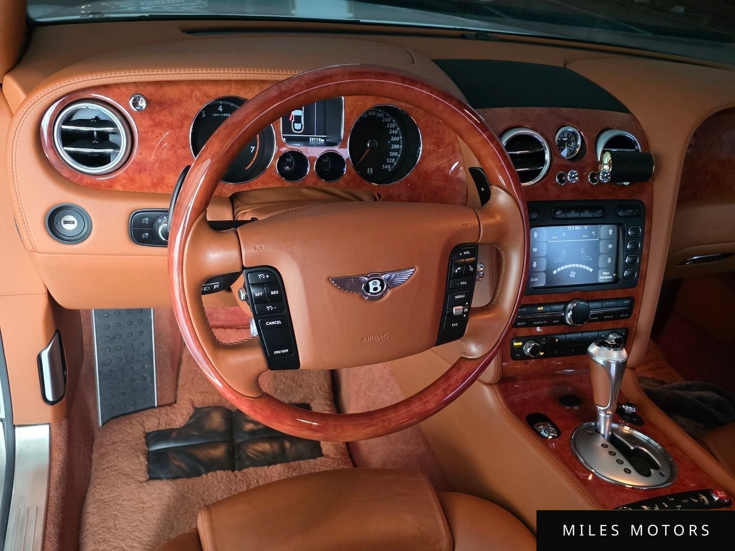 Bentley Continental GT 2010 — миниатюра 9