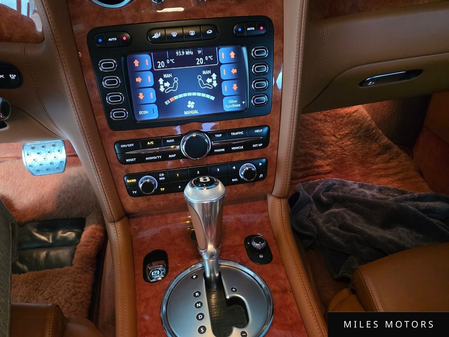 Bentley Continental GT 2010 — миниатюра 10