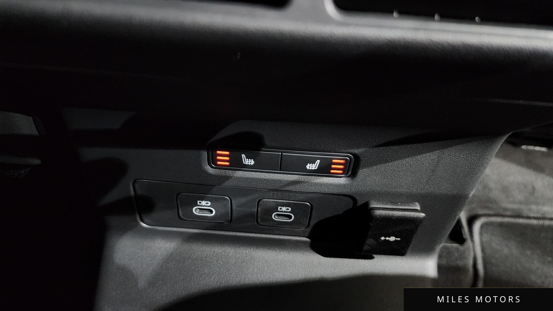 Land Rover 레인지로버 벨라 2026 — миниатюра 21