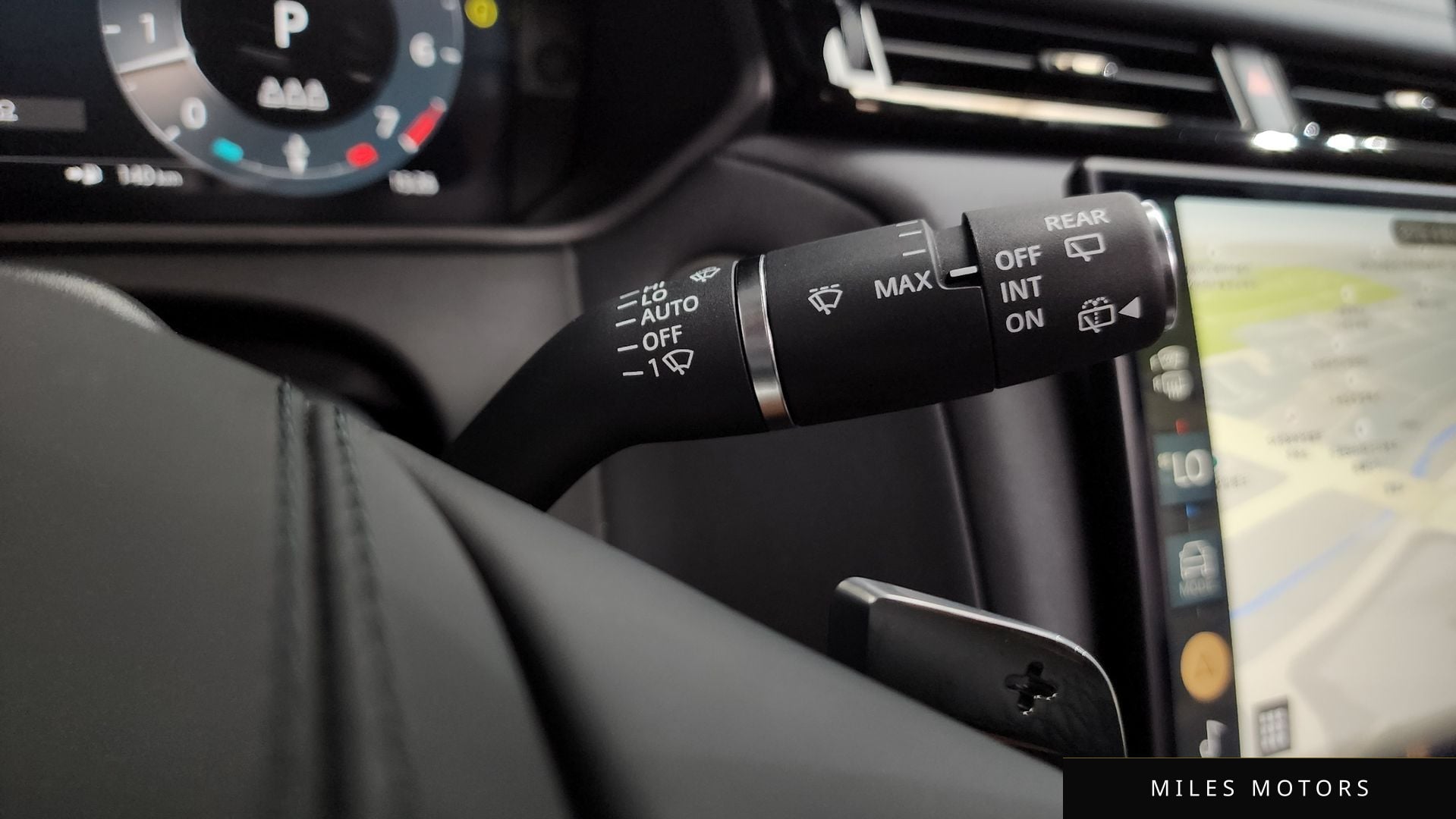 Land Rover 레인지로버 벨라 2026 — миниатюра 30