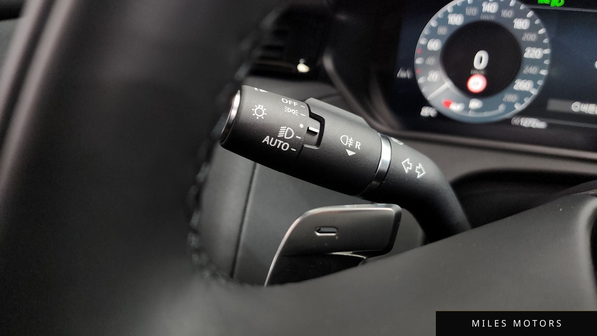 Land Rover 레인지로버 벨라 2026 — миниатюра 38