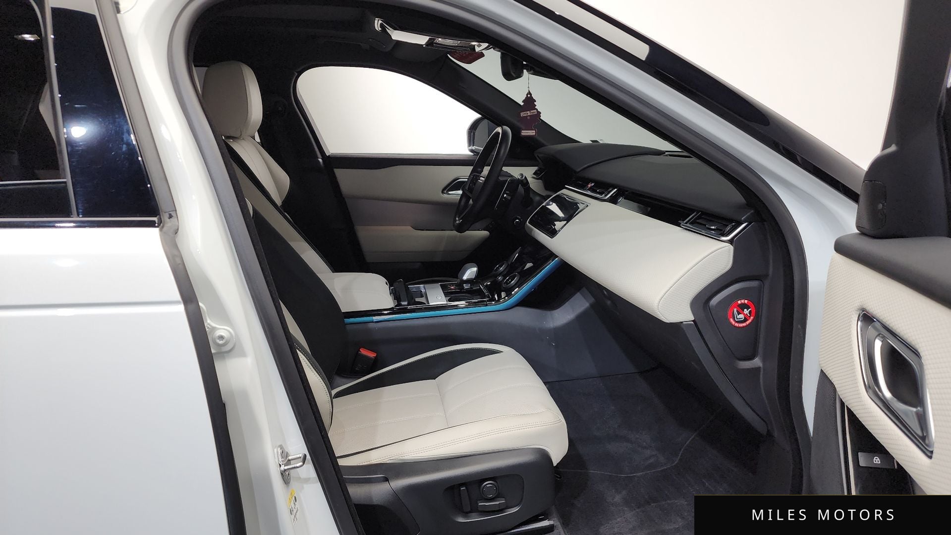 Land Rover 레인지로버 벨라 2022 — миниатюра 15