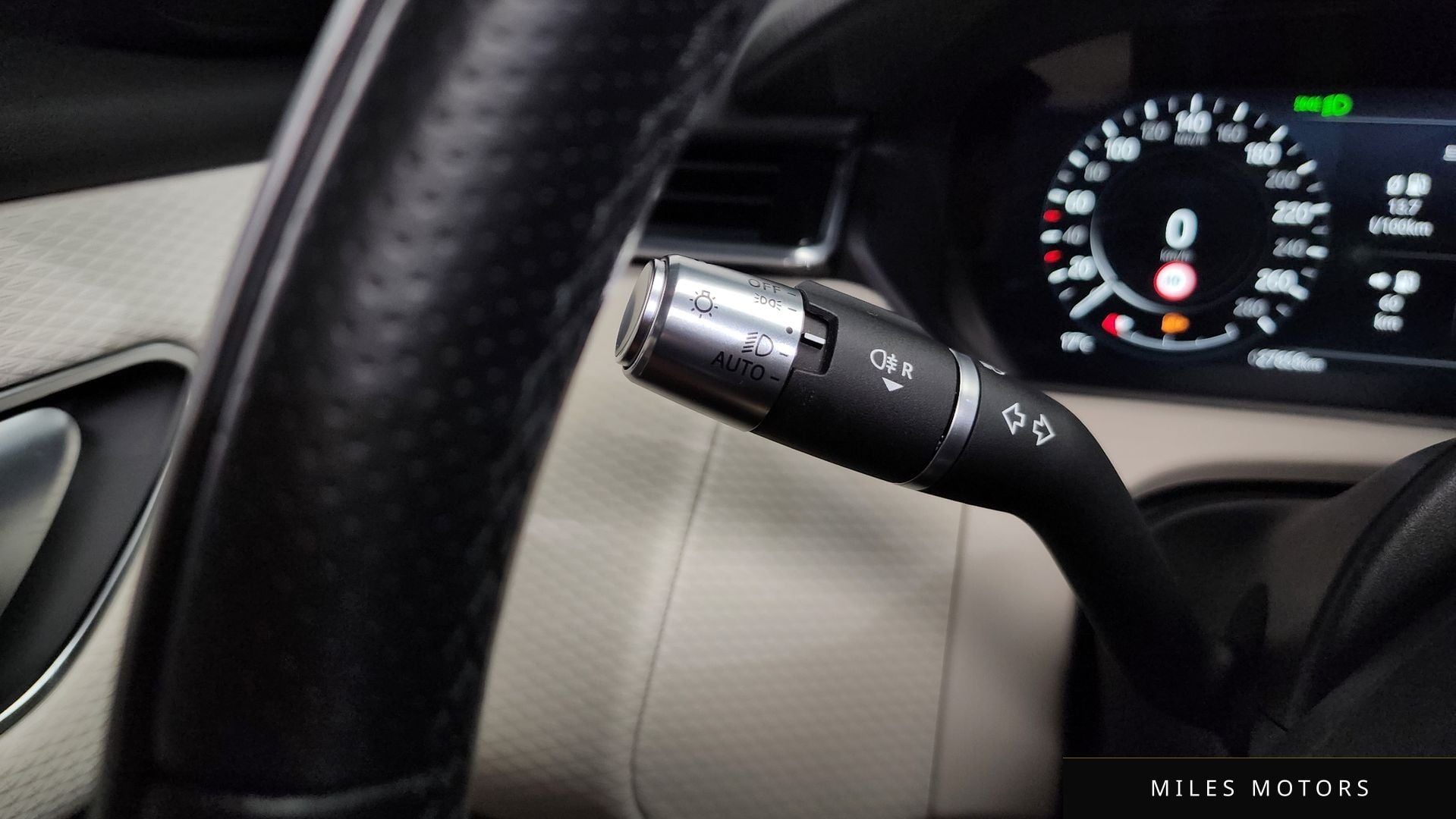 Land Rover 레인지로버 벨라 2022 — миниатюра 35