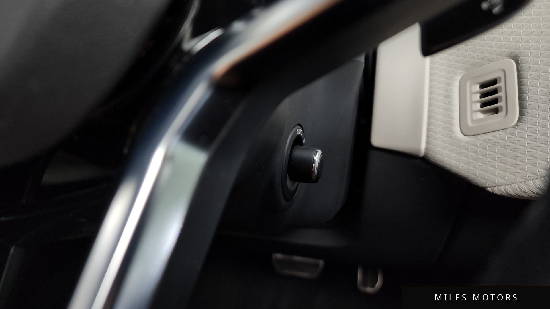 Land Rover 레인지로버 벨라 2022 — миниатюра 36