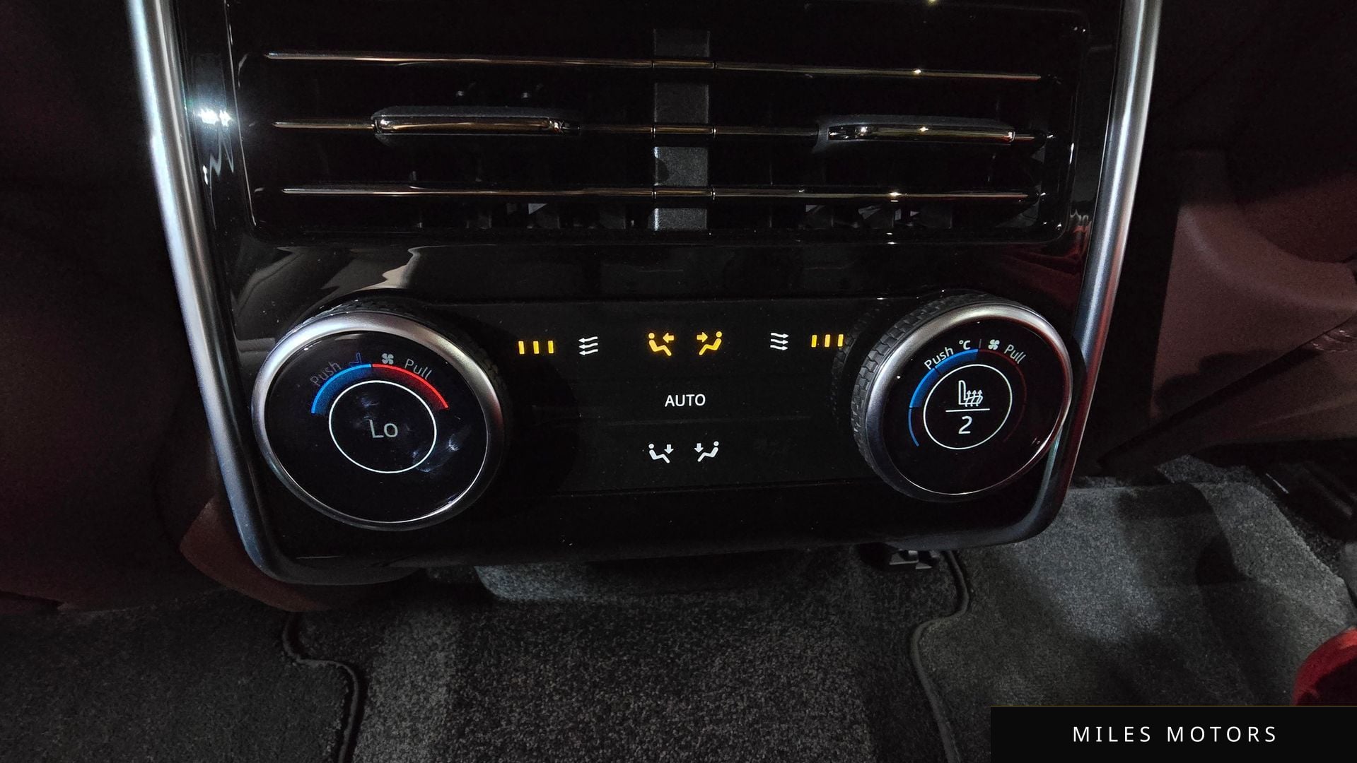 Land Rover 레인지로버 2025 — миниатюра 24