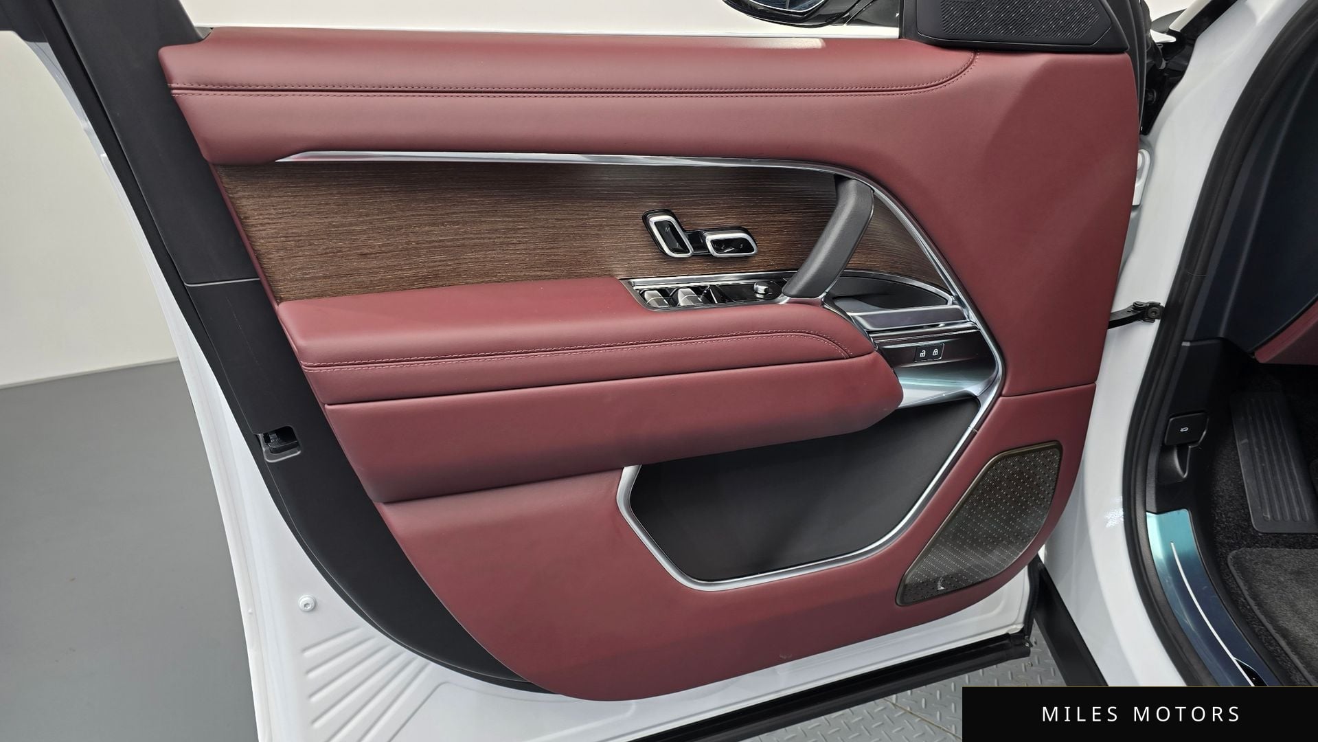 Land Rover 레인지로버 2025 — миниатюра 13