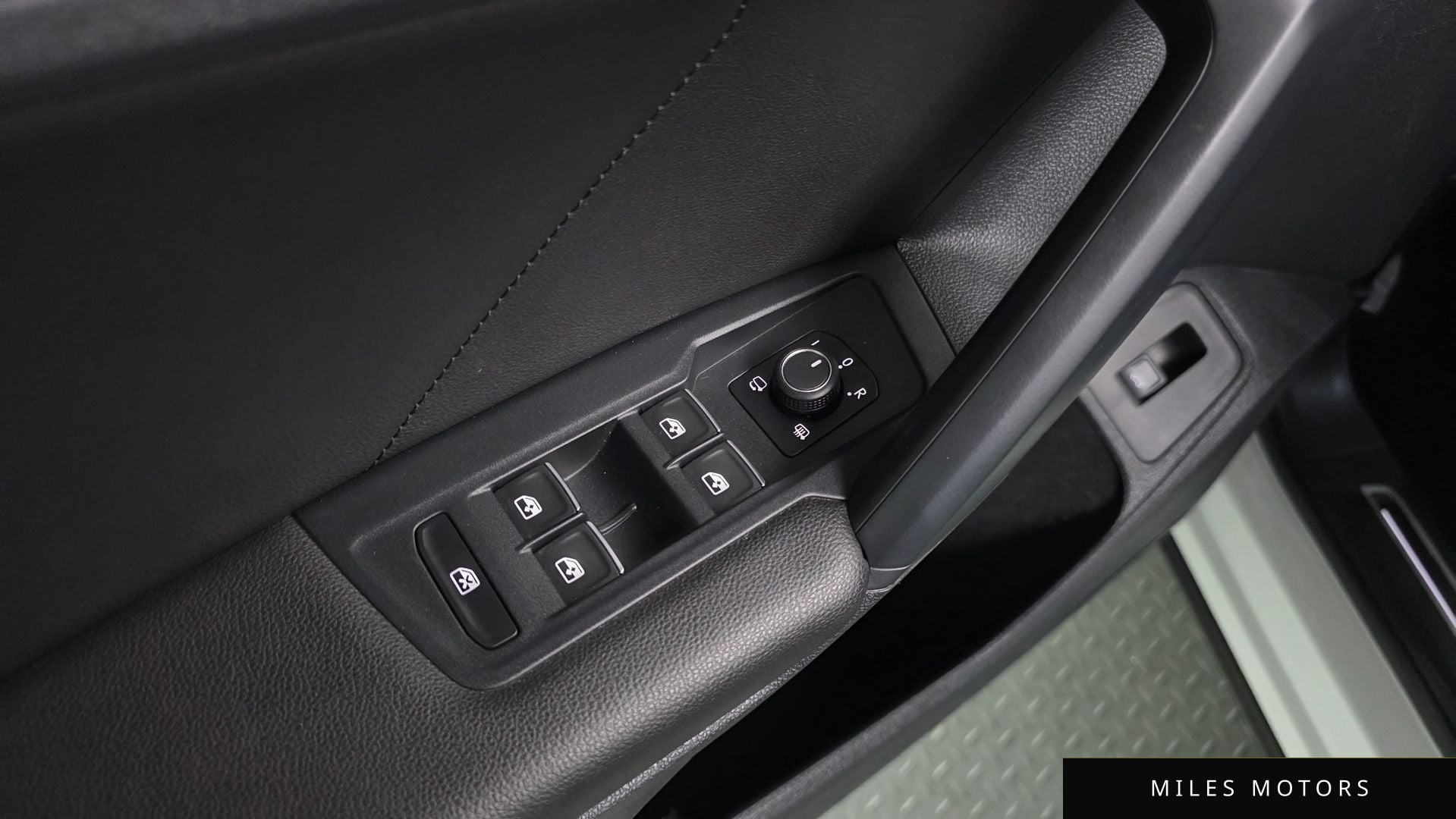 Volkswagen 티구안 2020 — миниатюра 18