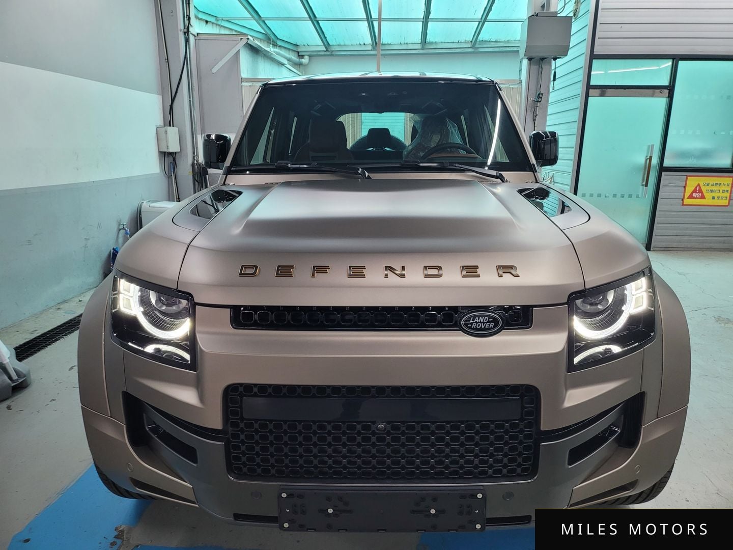 Land Rover Defender 2025 — миниатюра 10